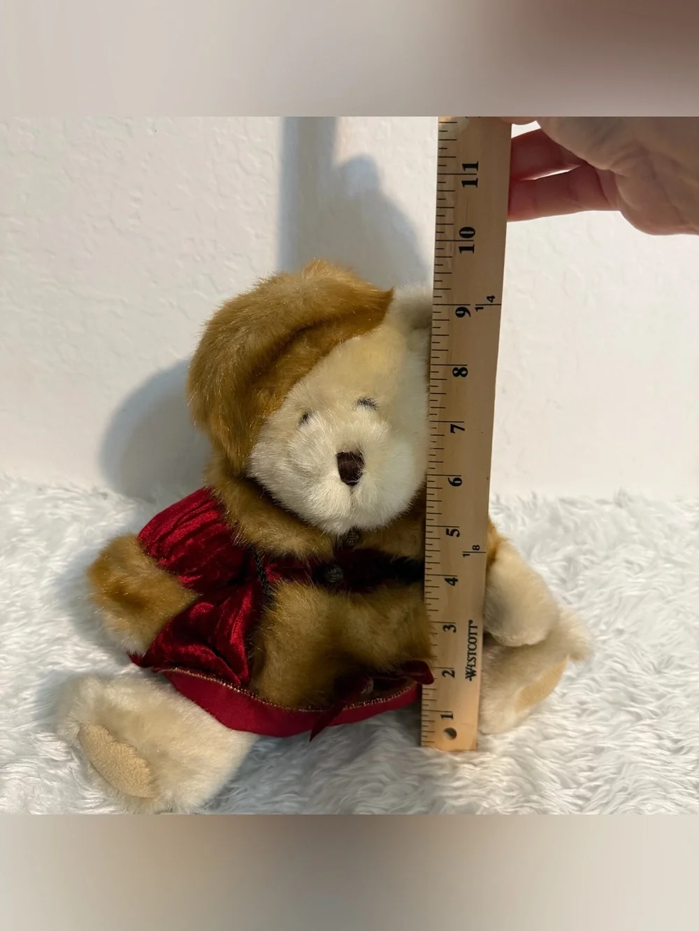 Dandee collectors choice teddy bear  Christmas Dress & Muff Music, Player Red